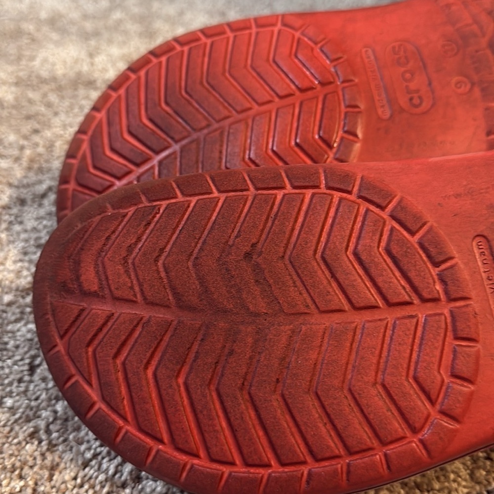 Used lightning McQueen crocs - Picture 4 of 4